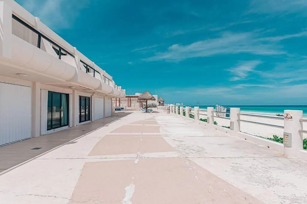 Villas Marlin 108, A Pie De Playa, Albercas, Jacuzi, Ubicacion Inmejorable Cancún 0*,  México